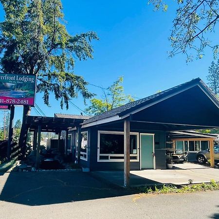 Riverfront Lodging Shady Cove 外观 照片