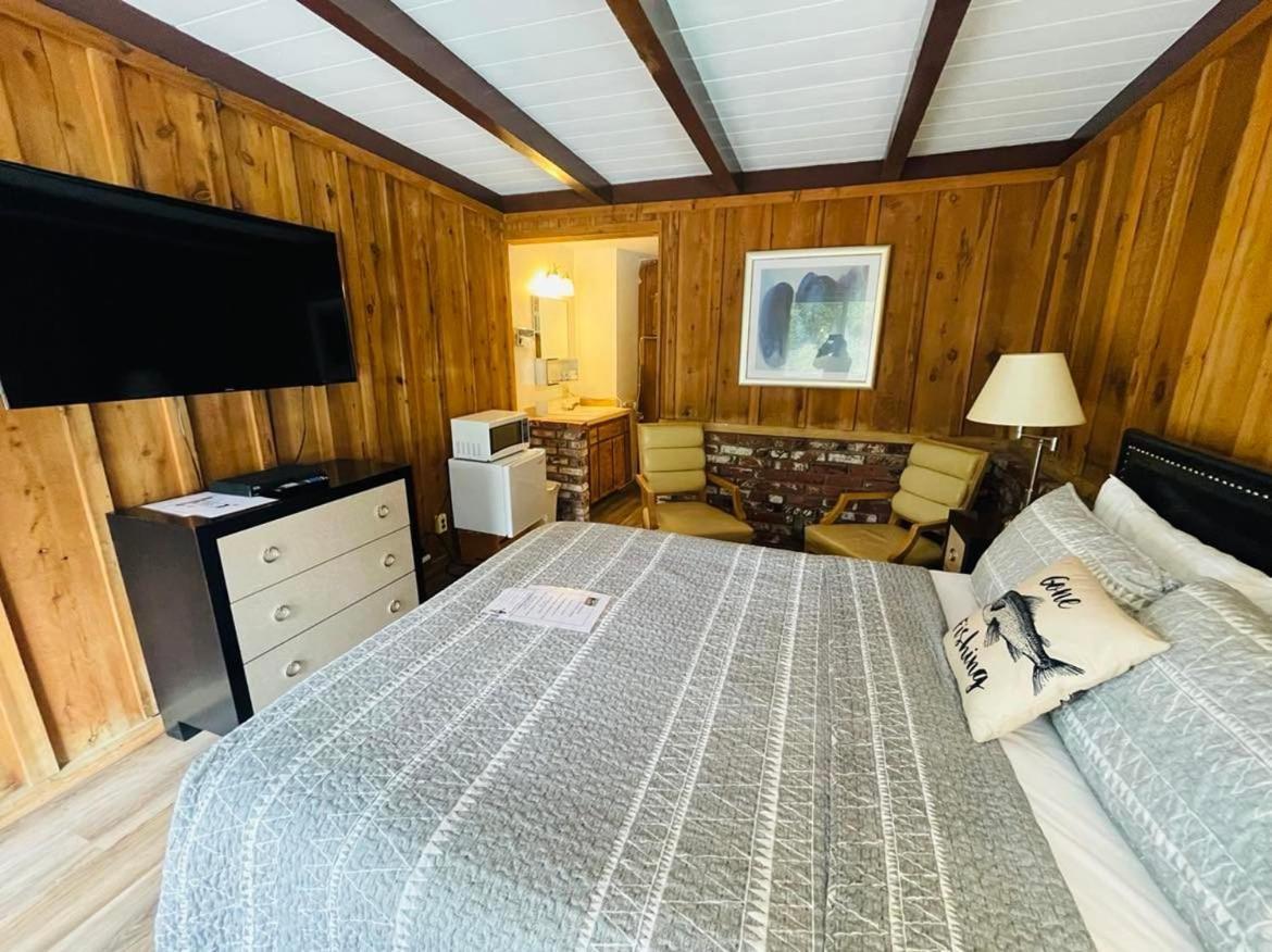 Riverfront Lodging Shady Cove 外观 照片