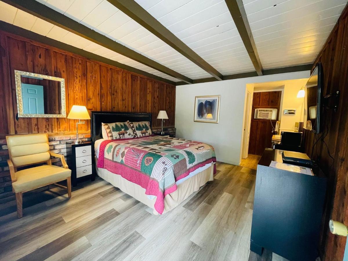 Riverfront Lodging Shady Cove 外观 照片