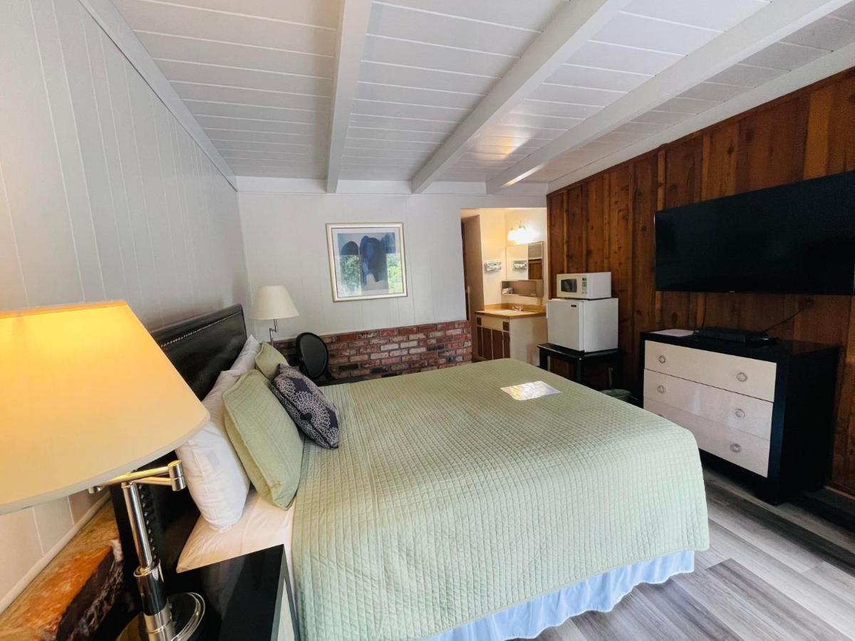 Riverfront Lodging Shady Cove 外观 照片
