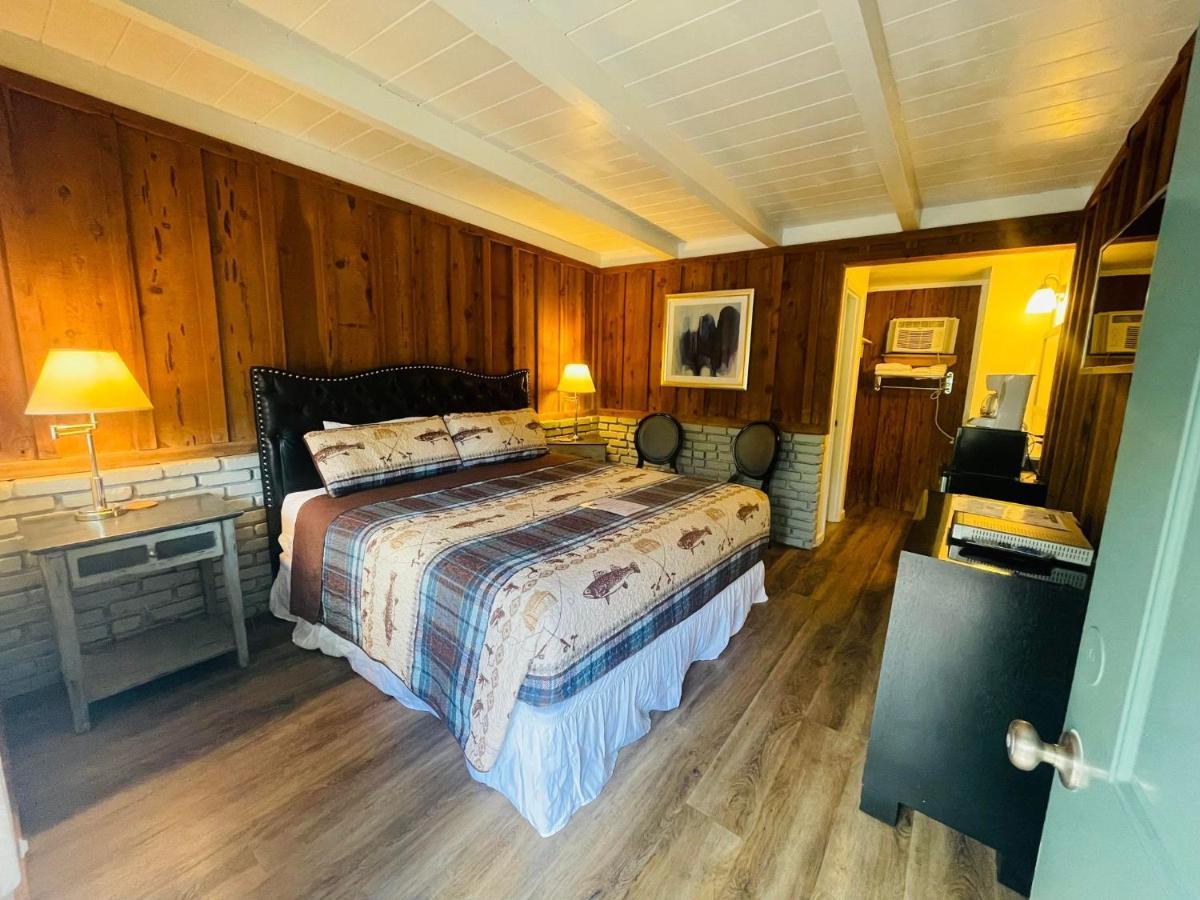 Riverfront Lodging Shady Cove 外观 照片