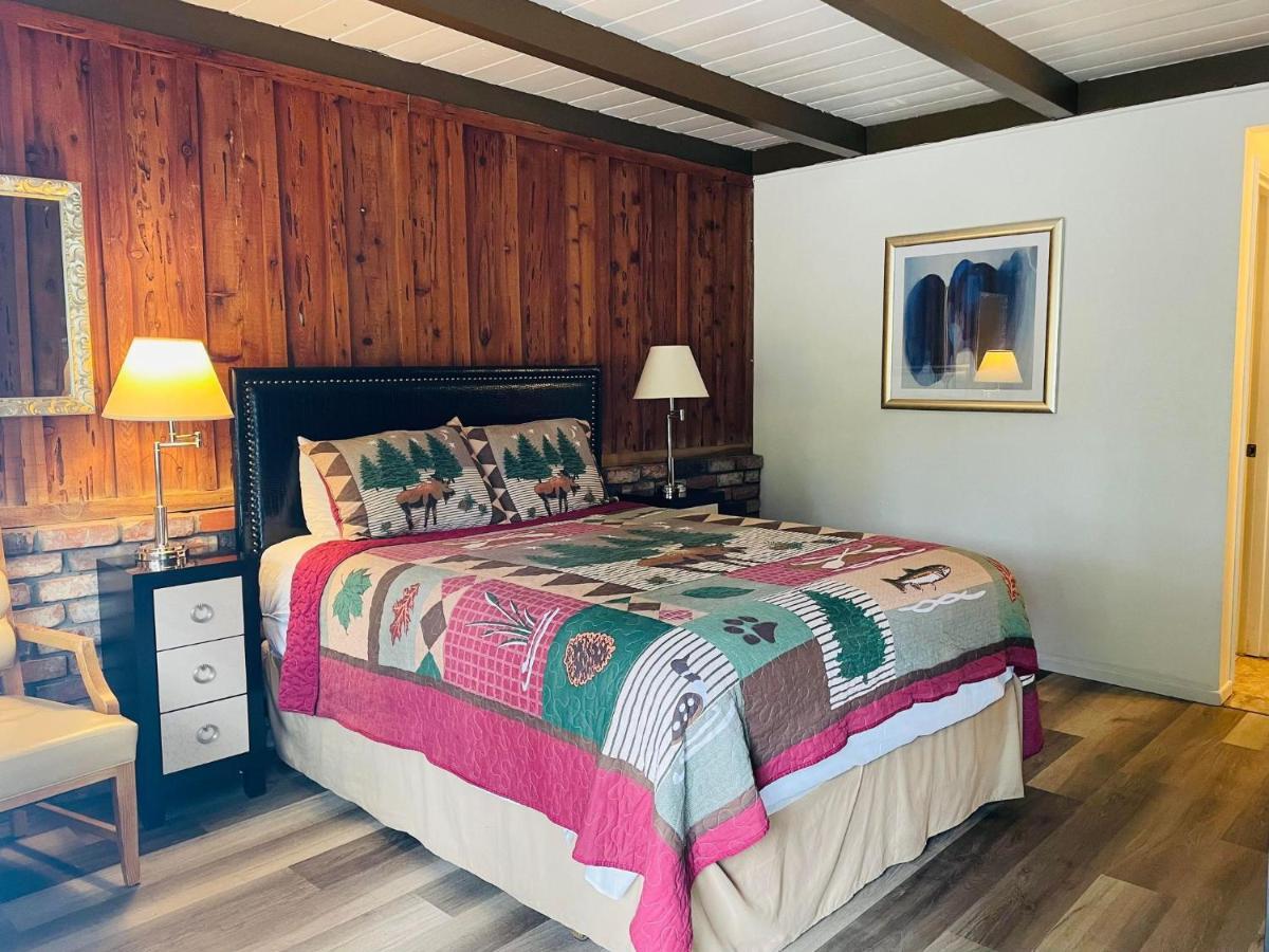 Riverfront Lodging Shady Cove 外观 照片