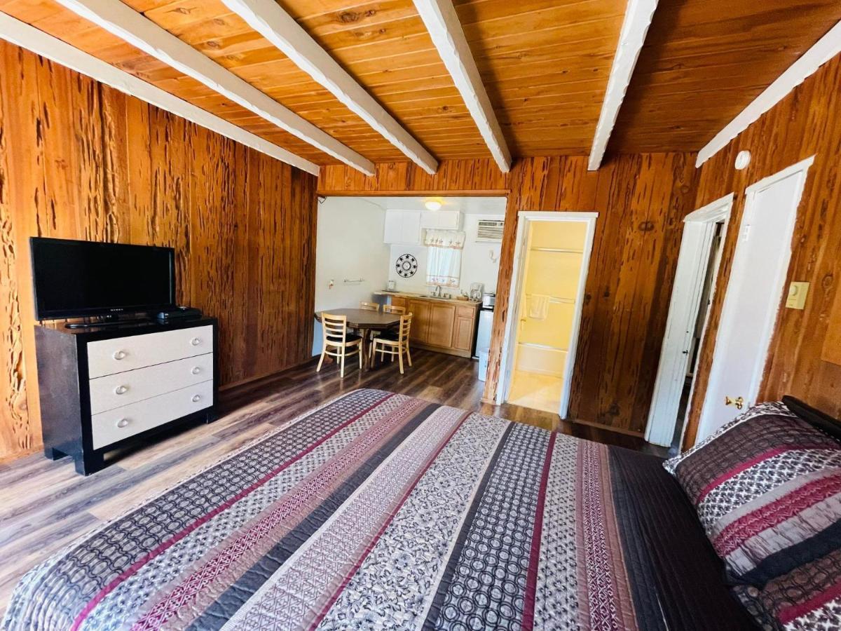 Riverfront Lodging Shady Cove 外观 照片