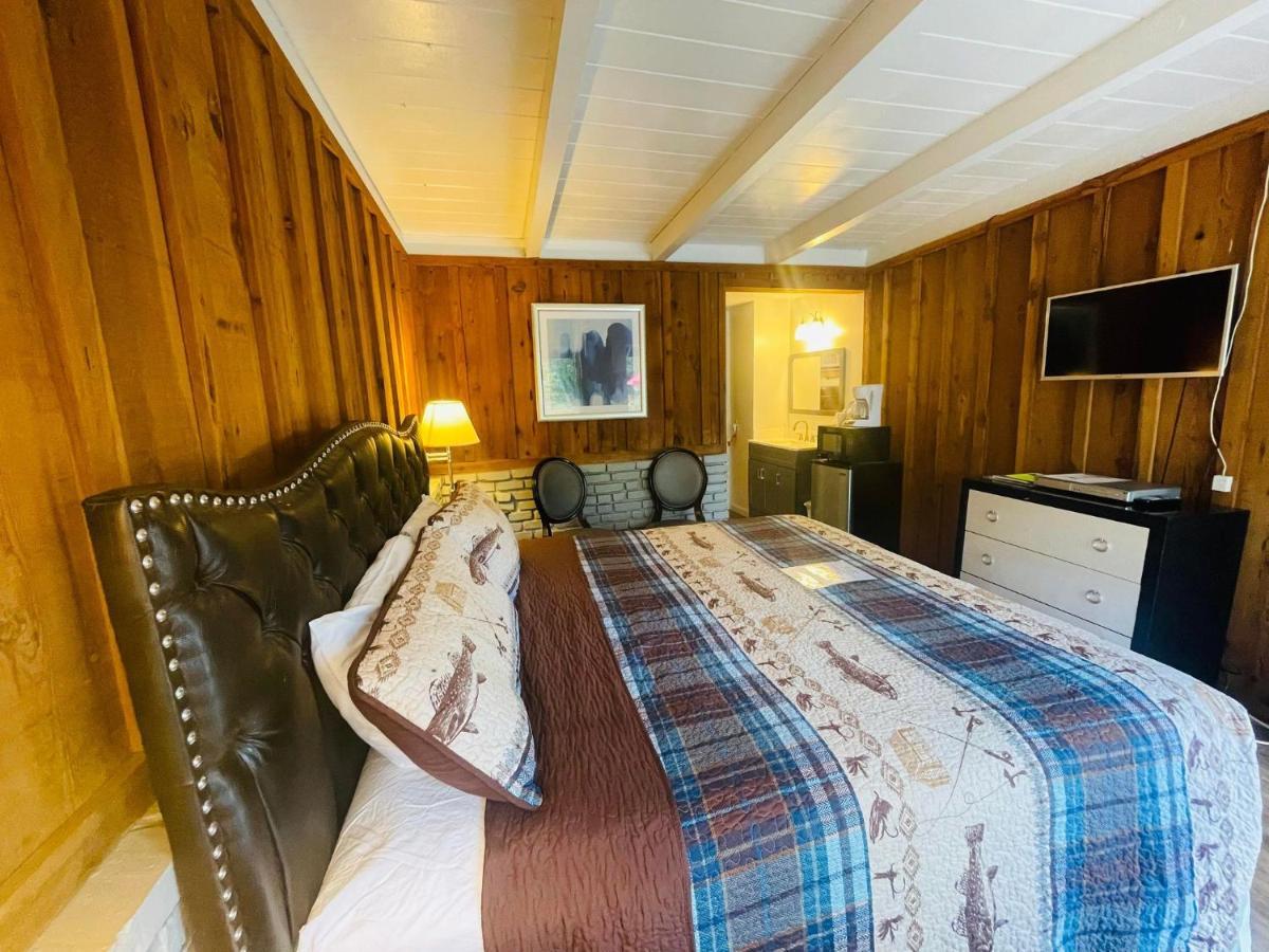 Riverfront Lodging Shady Cove 外观 照片