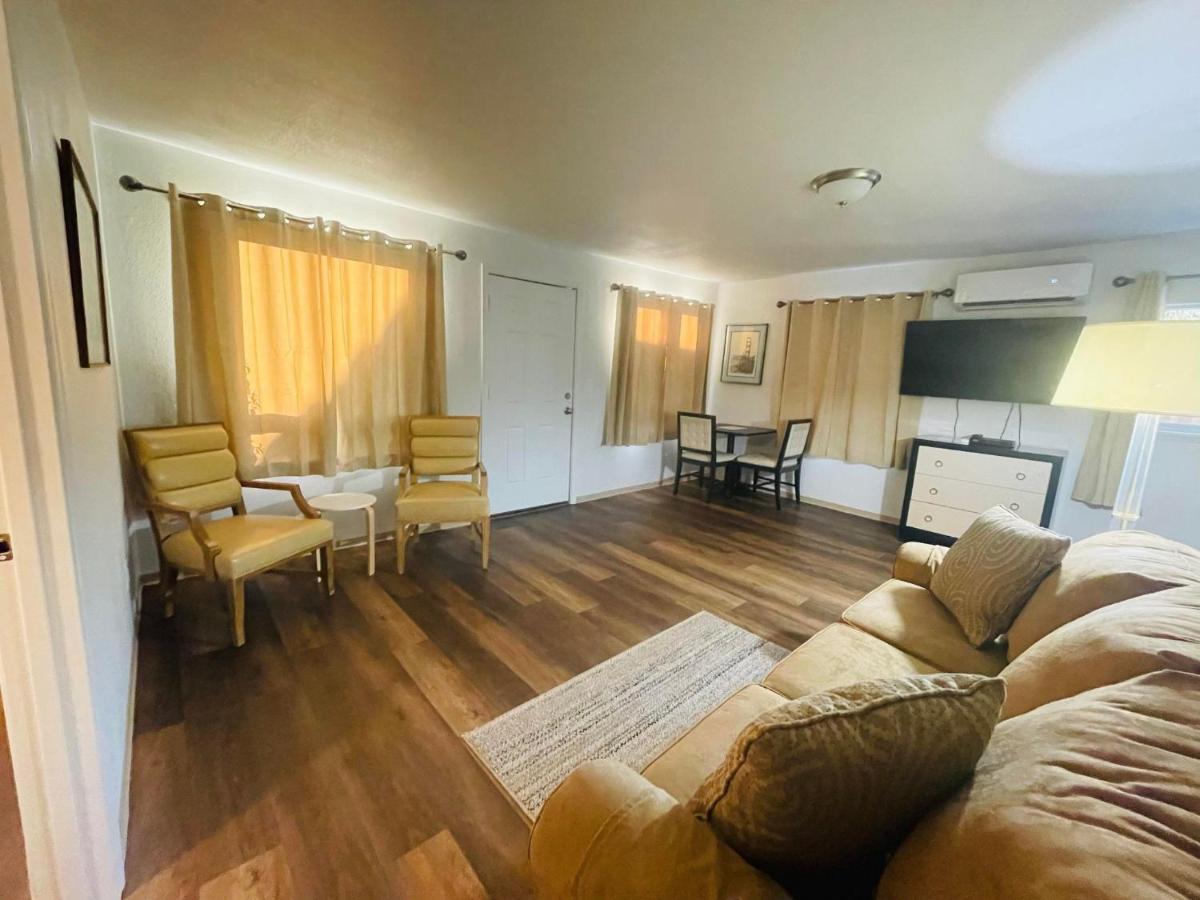 Riverfront Lodging Shady Cove 外观 照片